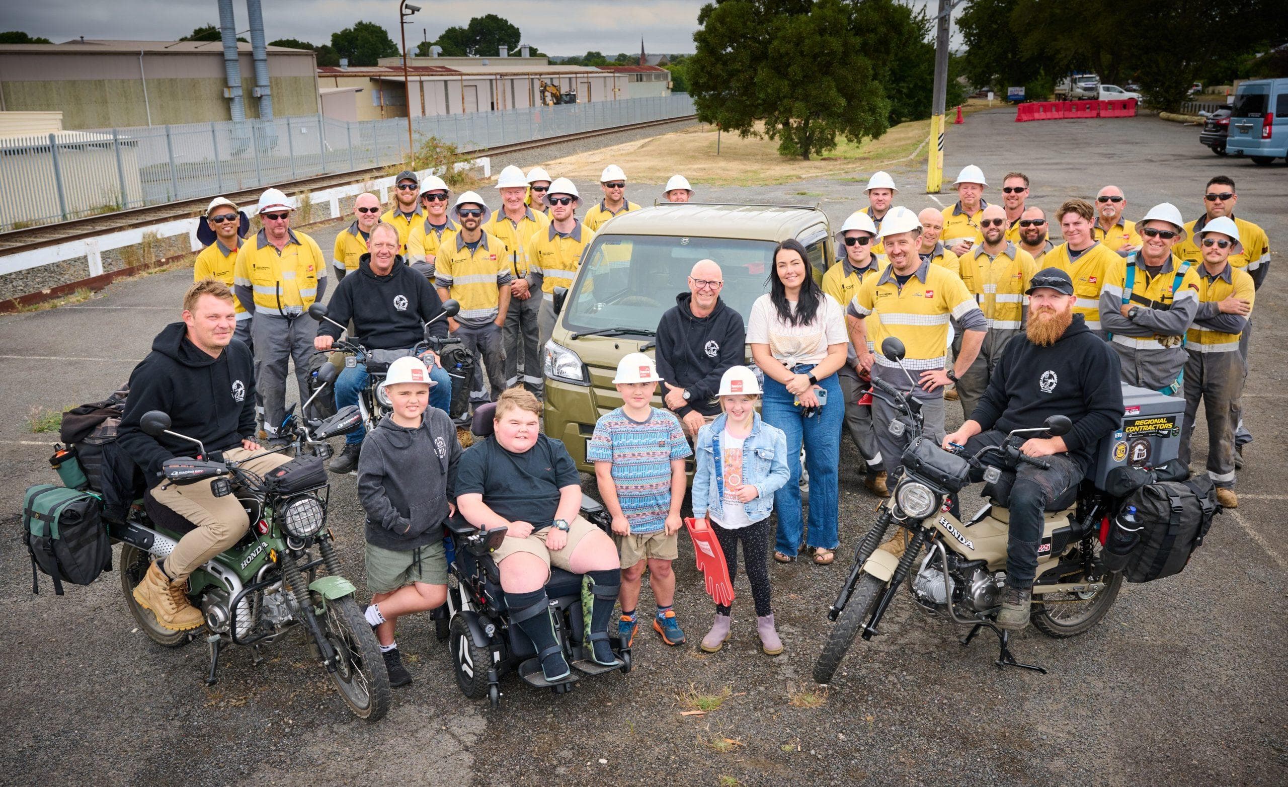 Ballarat lineys back on the postie bikes to support the Shorter family
